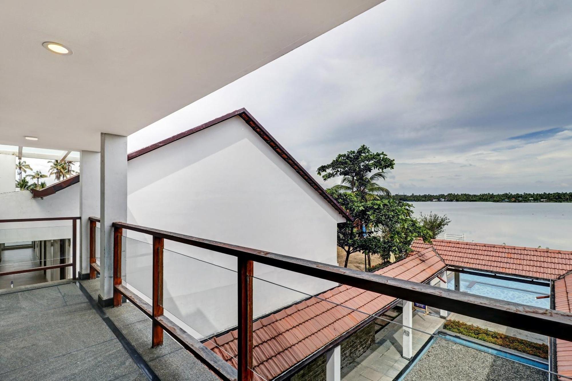 Townhouse Oak Edassery'S Sealine Villa Stay Kochi Zewnętrze zdjęcie